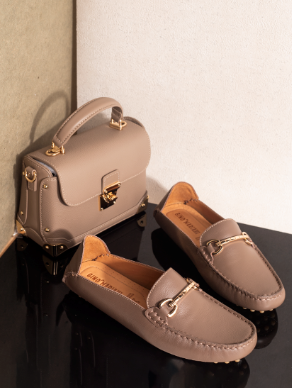 Tren Fashion 2025: Menunjang Penampilan dengan Timeless Fashion Kekinian