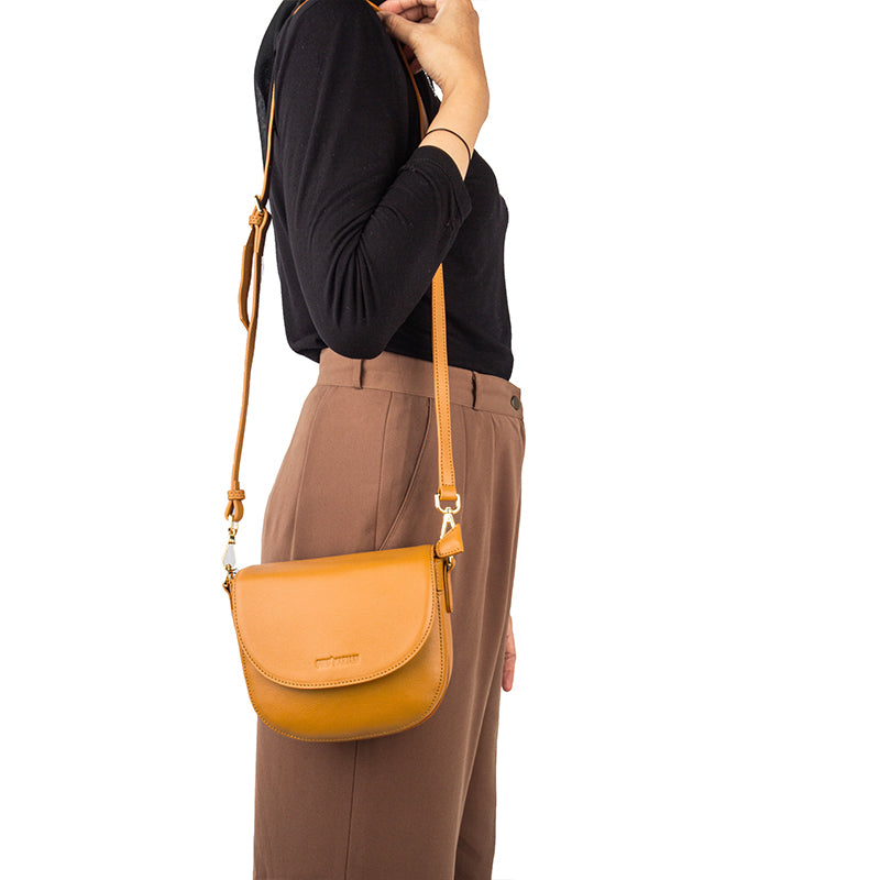 Tas Selempang Wanita Gino Mariani Avalon Apricot Yellow
