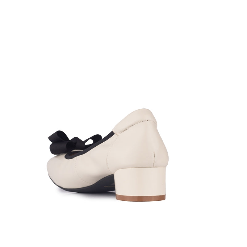 Sepatu Pantofel Formal Wanita Gino Mariani Elara 1 Off White