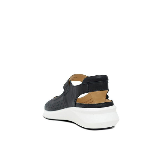 FINIA BLACK
